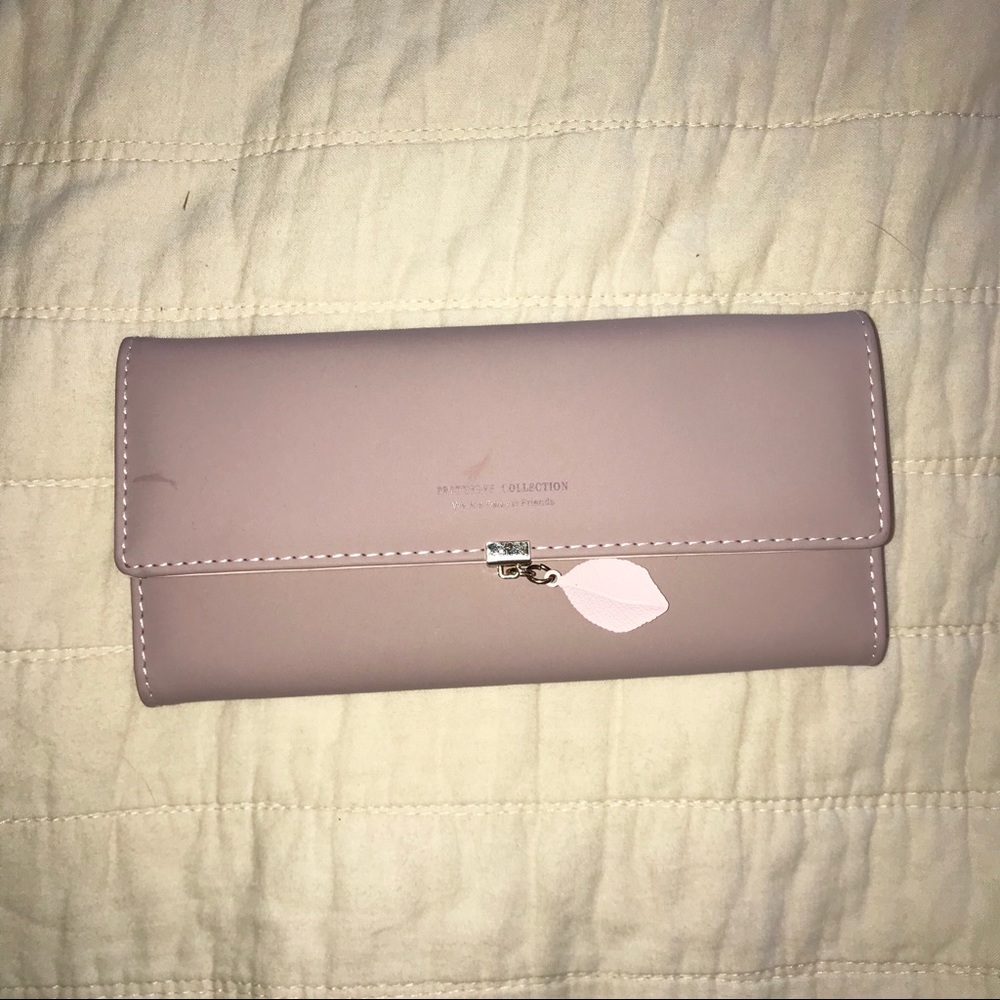 Soft wallet